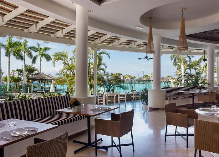 Gran Melia Palacio De Isora & ホテル Alcalá la Real