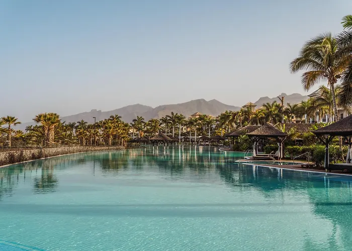 Gran Melia Palacio De Isora & ホテル Alcalá la Real